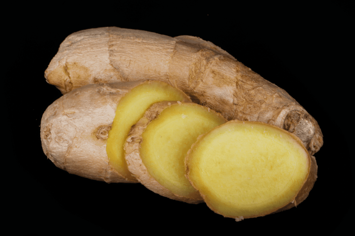 Ginger root may be a cheap, effective alternative to prescription migraine drugs, a PCC study finds.