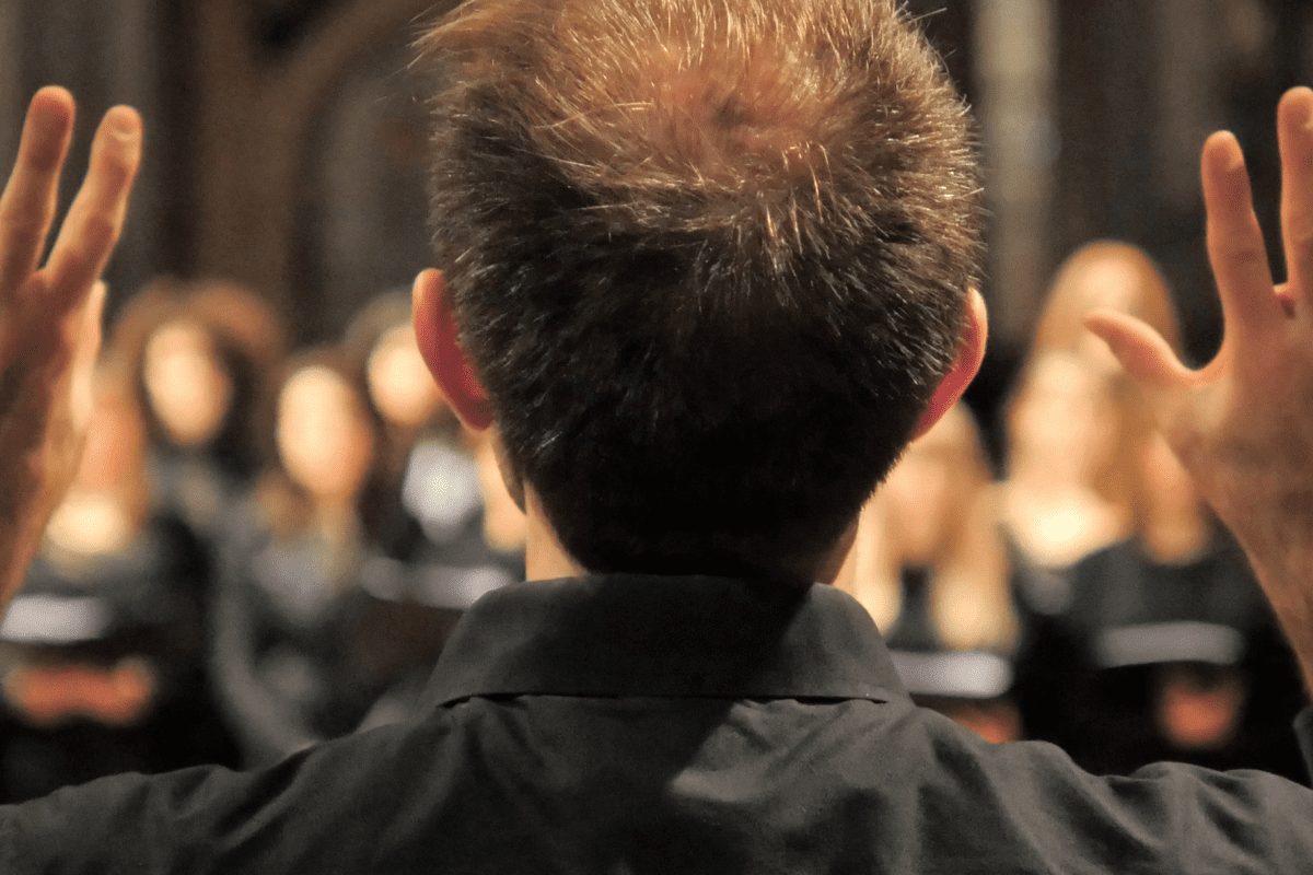 Joining a choir offers significant mental health improvements, including reduced depression and enhanced well-being, for individuals grieving due to cancer.